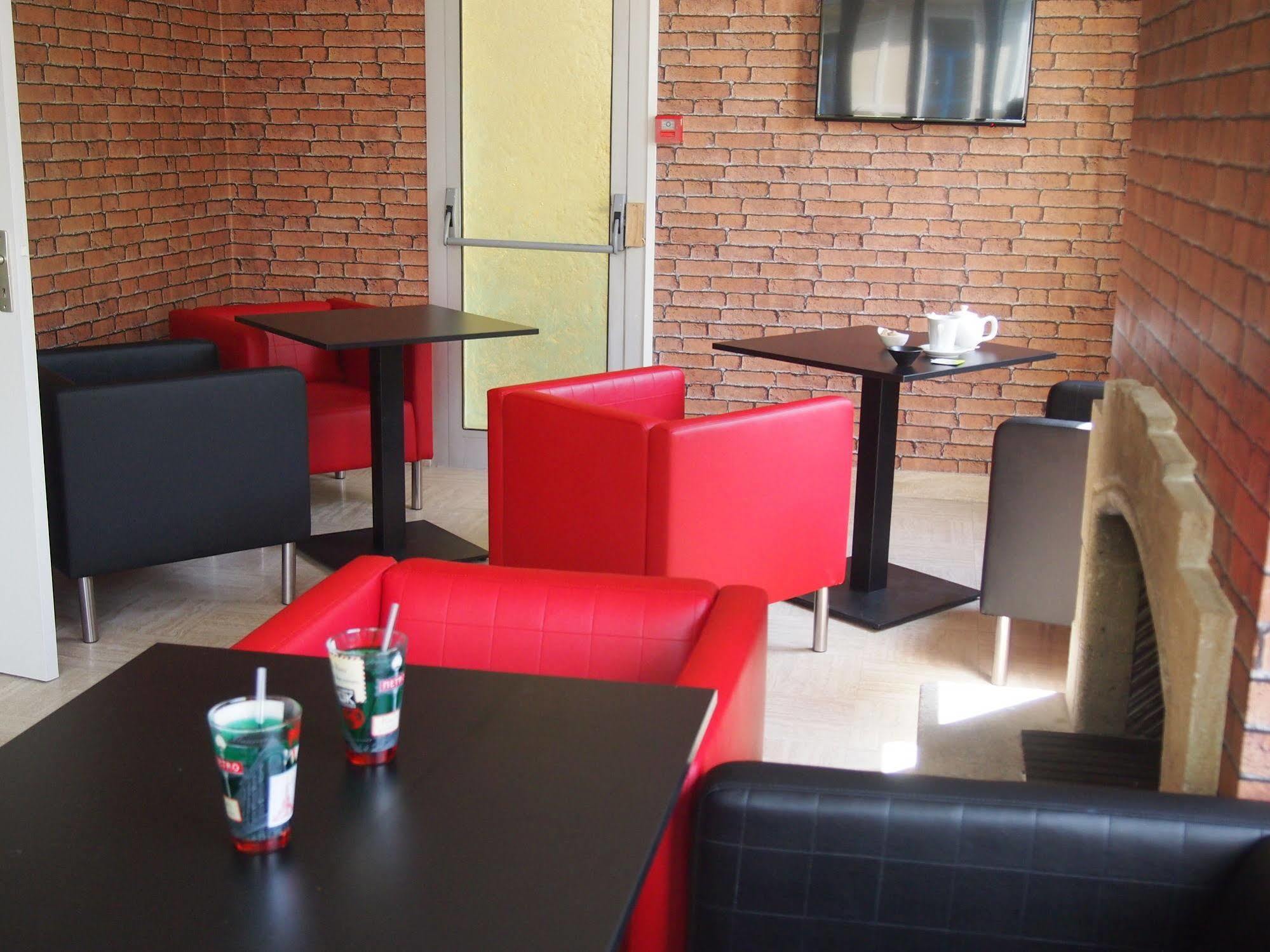Comfort Hotel Rosporden Concarneau 外观 照片